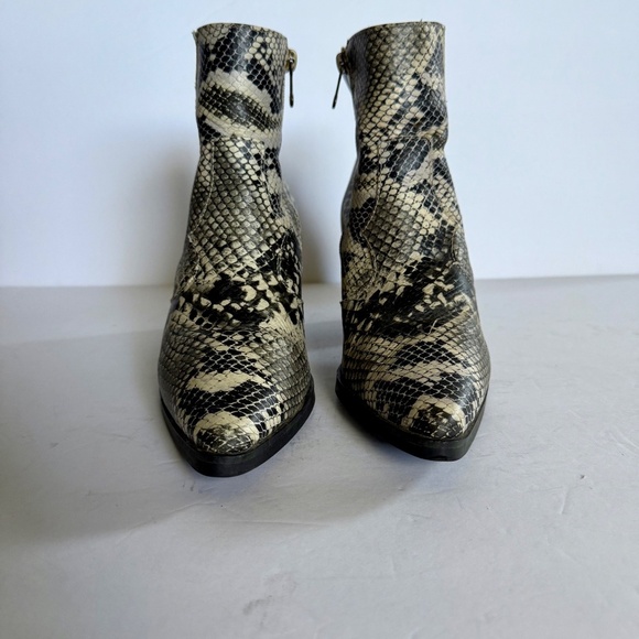 Blondo Elvina Waterproof Ankle Boots Snakeskin Print Leather Size 7 Western - Picture 2 of 15